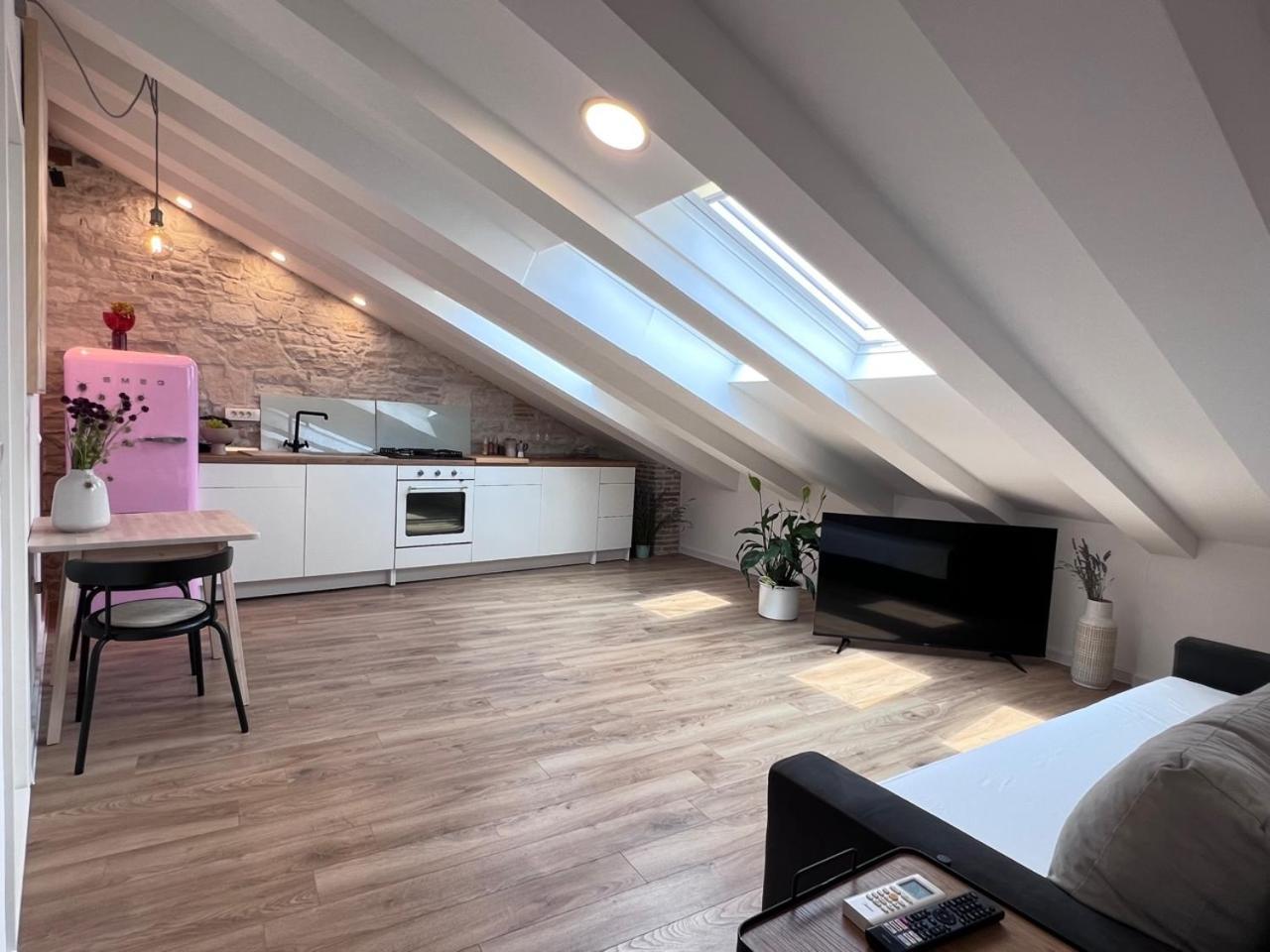 Forum 2 Apartment